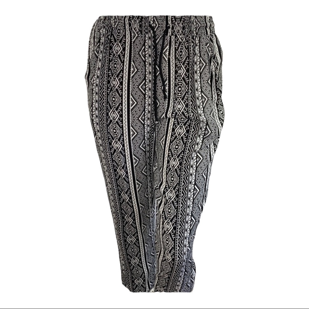Magic Form Fitting Rayon Pants Sz Medium